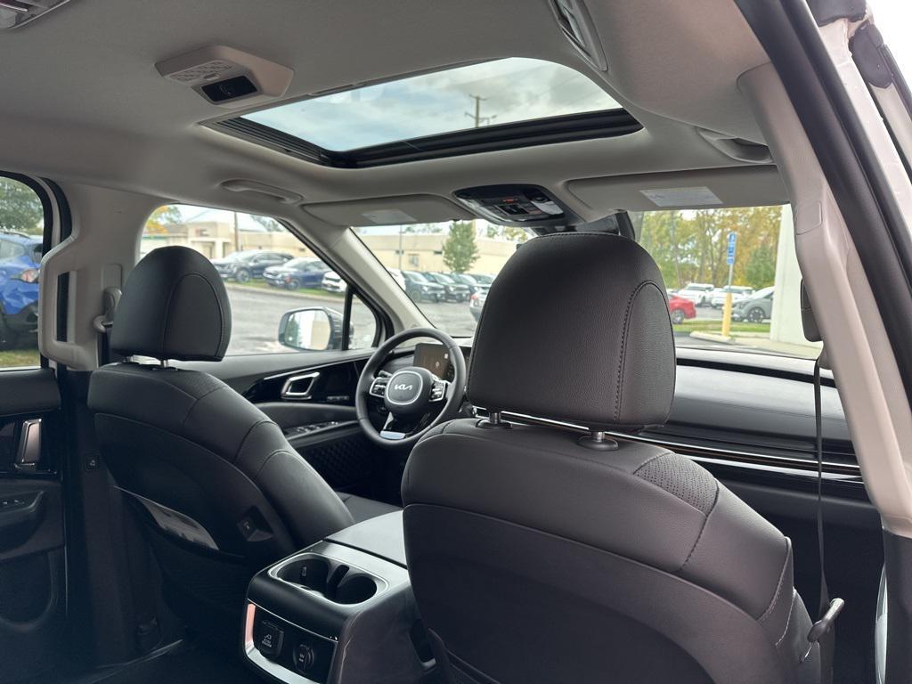 new 2026 Kia Carnival Hybrid car, priced at $52,903