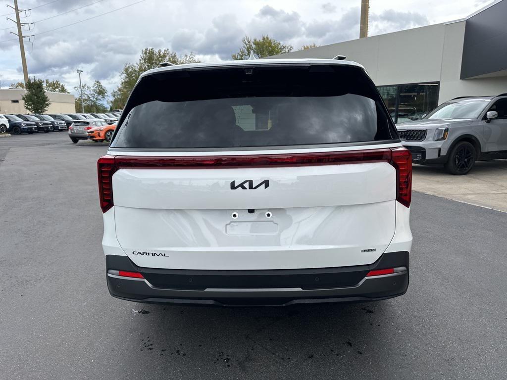 new 2026 Kia Carnival Hybrid car, priced at $52,903