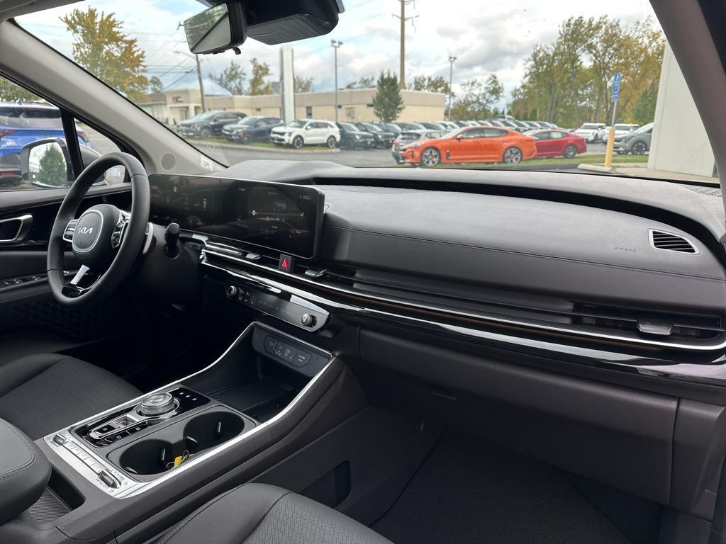 new 2026 Kia Carnival Hybrid car, priced at $52,903