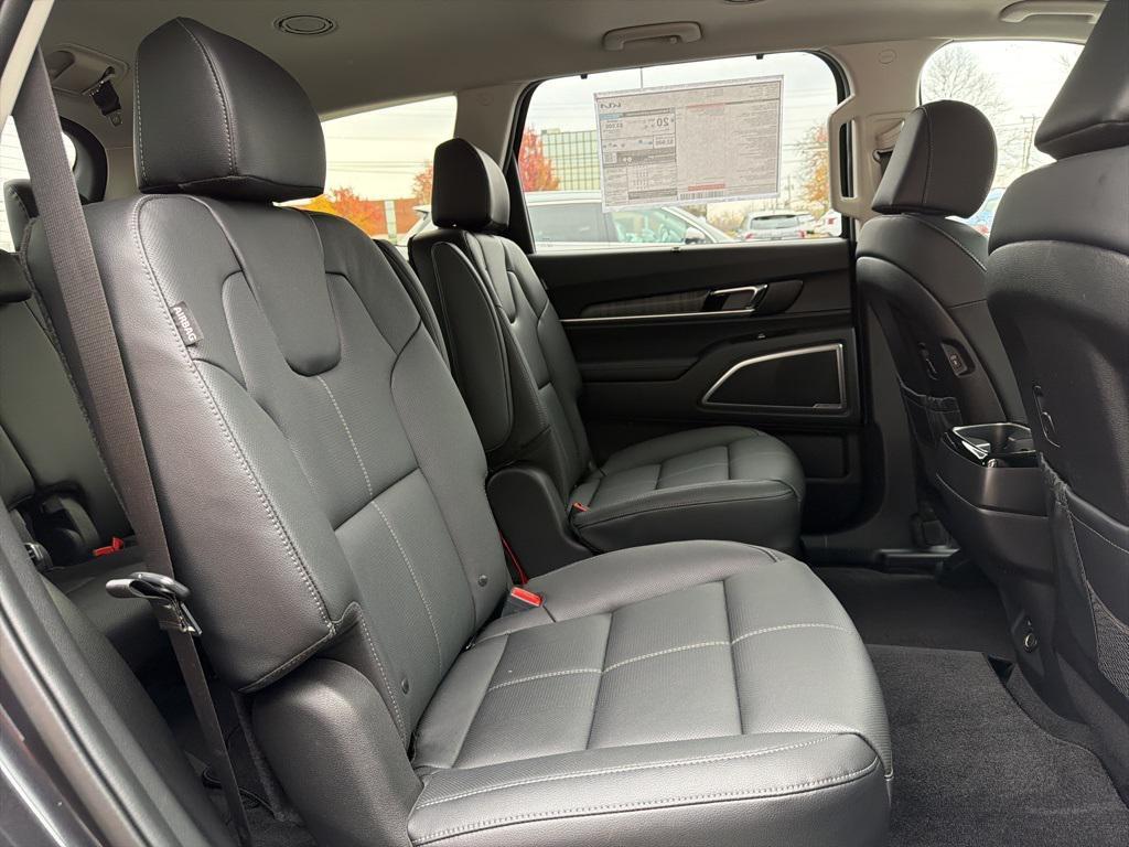 new 2025 Kia Telluride car, priced at $44,154