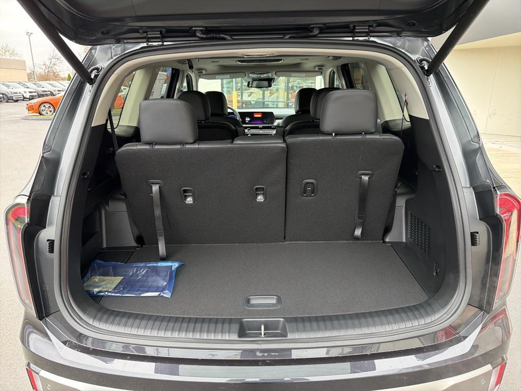 new 2025 Kia Telluride car, priced at $44,154