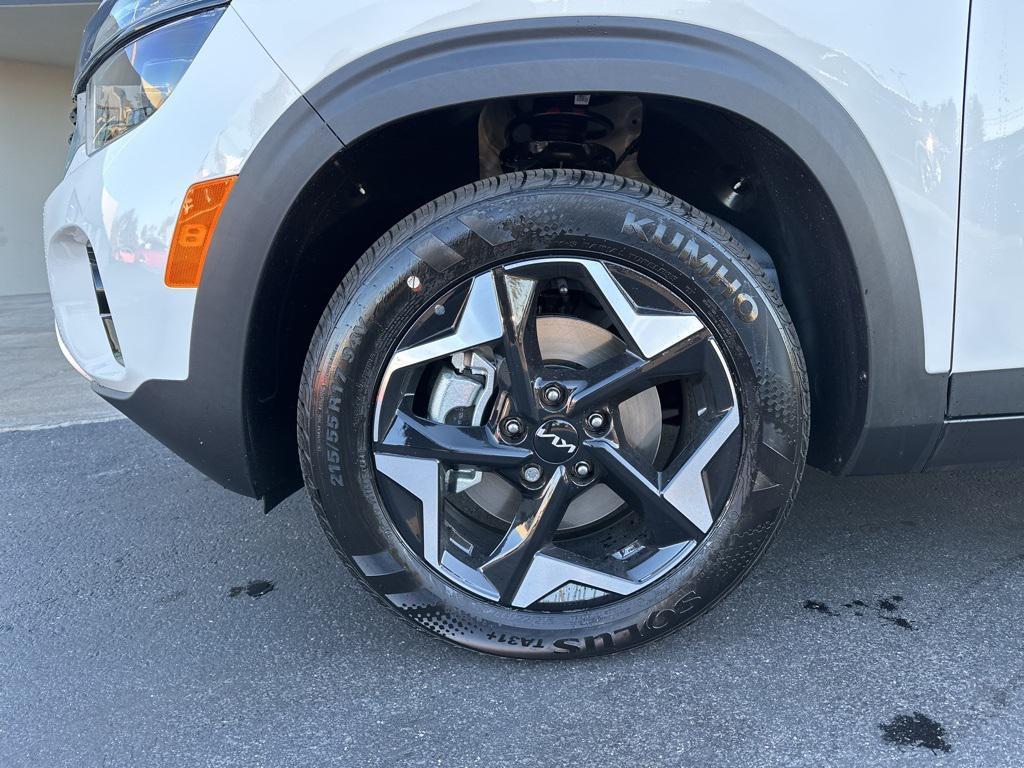 new 2026 Kia Seltos car, priced at $27,989