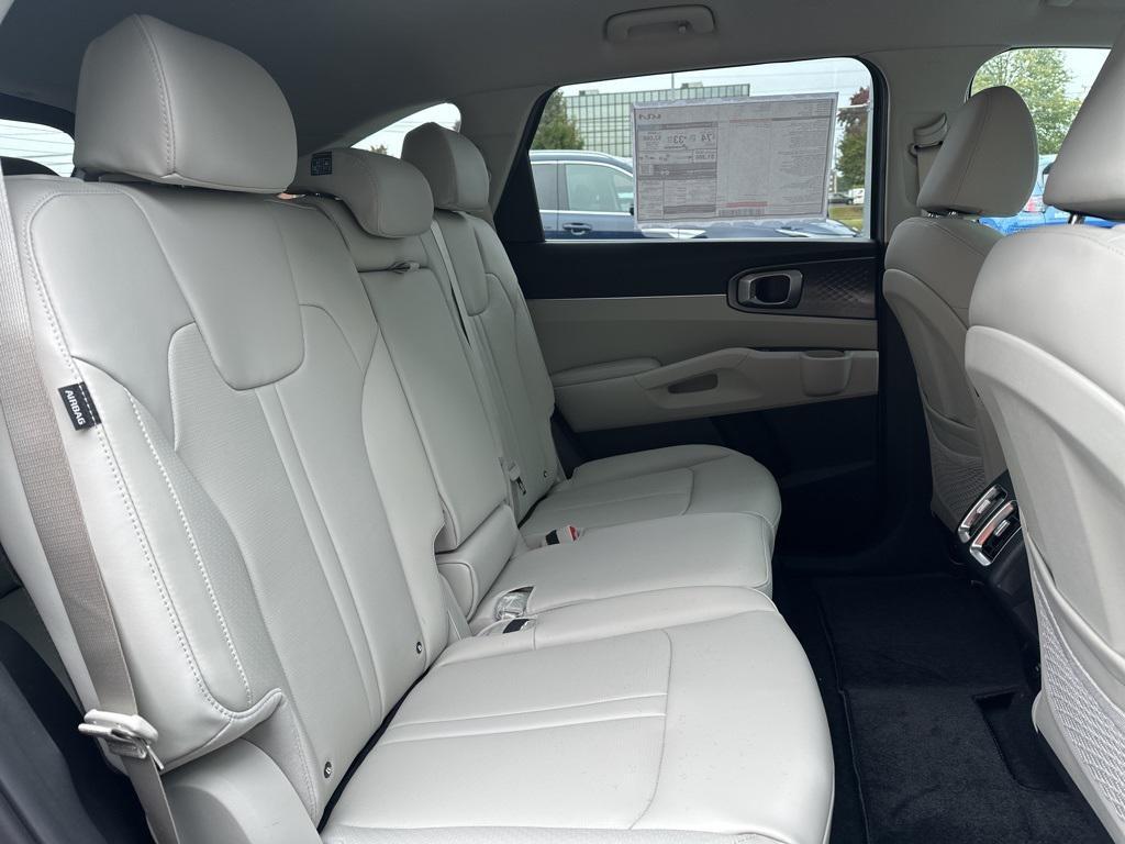 new 2026 Kia Sorento Plug-In Hybrid car, priced at $46,721