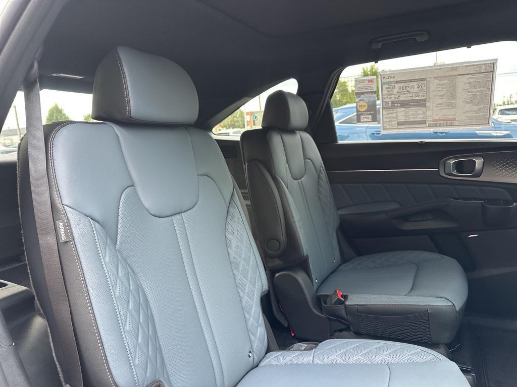 new 2025 Kia Sorento Plug-In Hybrid car, priced at $52,197