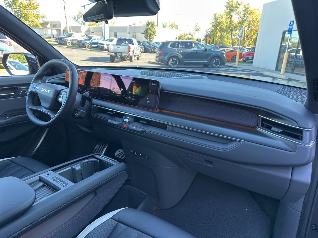 new 2026 Kia EV9 car, priced at $61,887