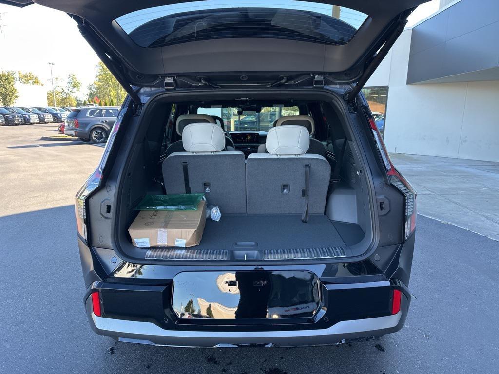 new 2026 Kia EV9 car, priced at $61,887