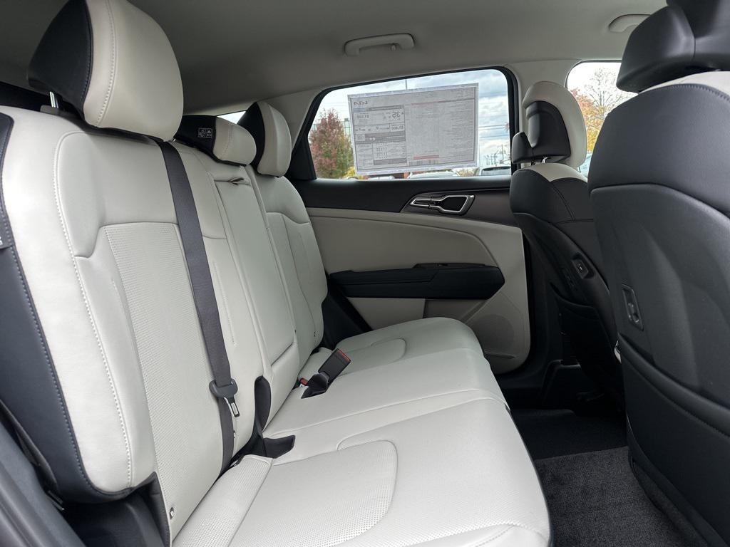 new 2026 Kia Sportage Hybrid car, priced at $33,530