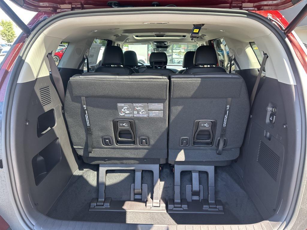 new 2026 Kia Carnival Hybrid car, priced at $47,871