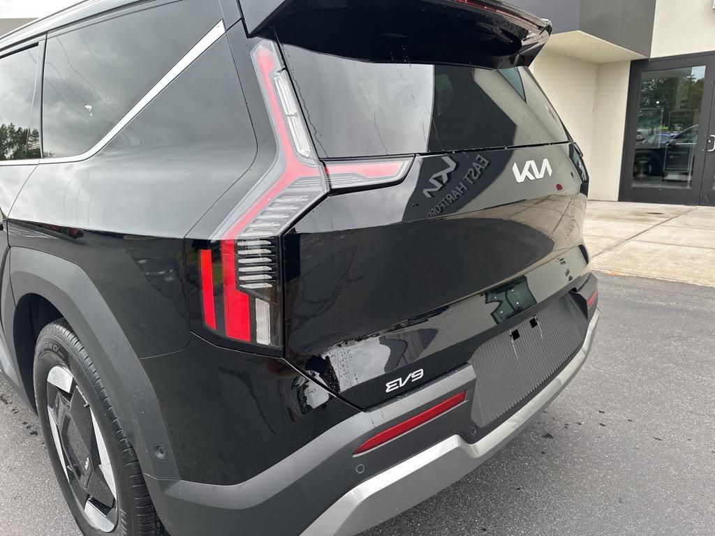 new 2026 Kia EV9 car, priced at $58,266