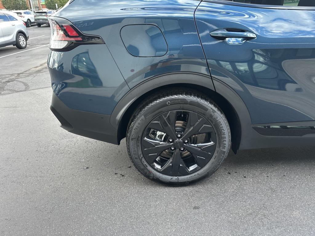 new 2025 Kia Sportage car, priced at $43,673