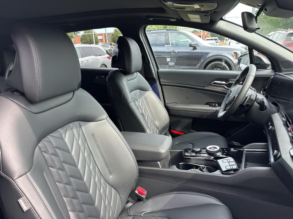 new 2025 Kia Sportage car, priced at $43,602