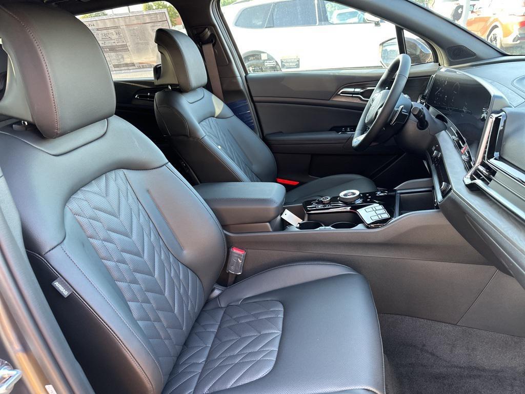 new 2025 Kia Sportage car, priced at $43,544