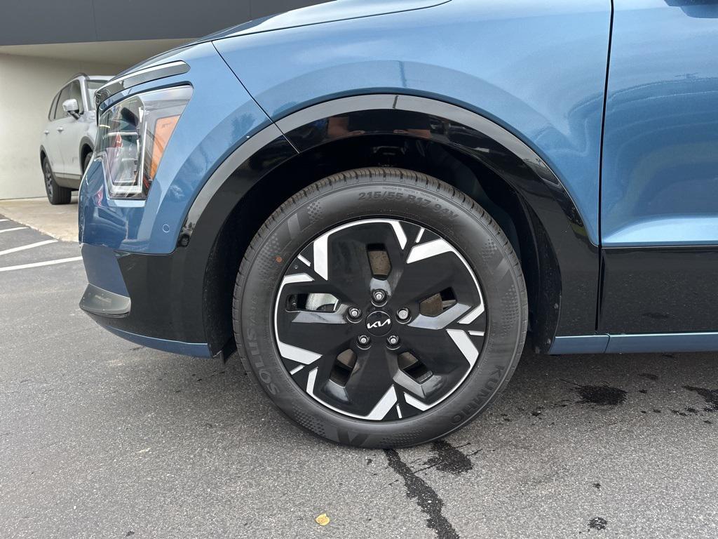 new 2025 Kia Niro EV car, priced at $38,173