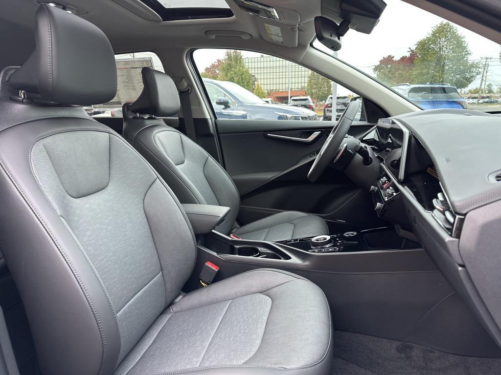 new 2025 Kia Niro EV car, priced at $38,173