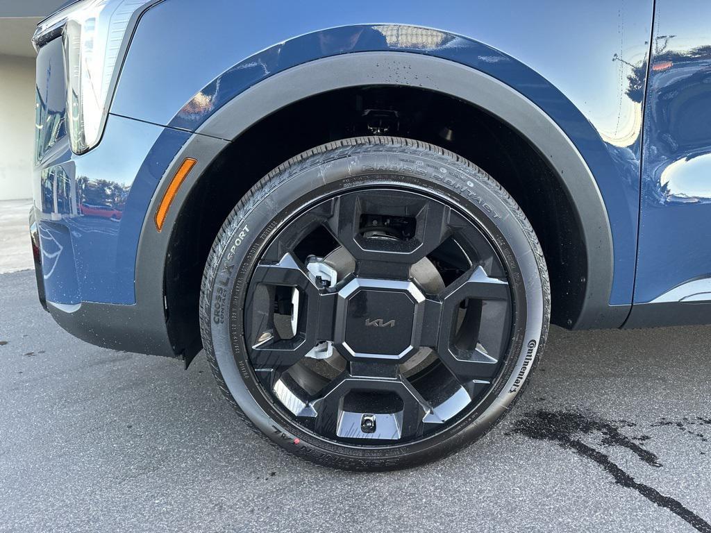 new 2026 Kia Sorento car, priced at $42,172