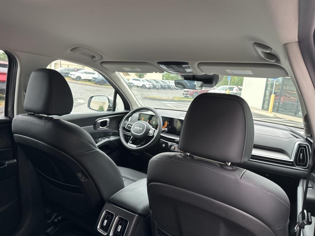 new 2025 Kia Sorento Hybrid car, priced at $37,577