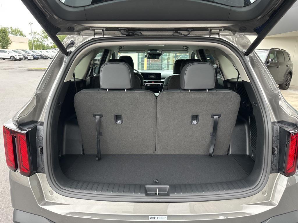 new 2025 Kia Sorento Hybrid car, priced at $37,577
