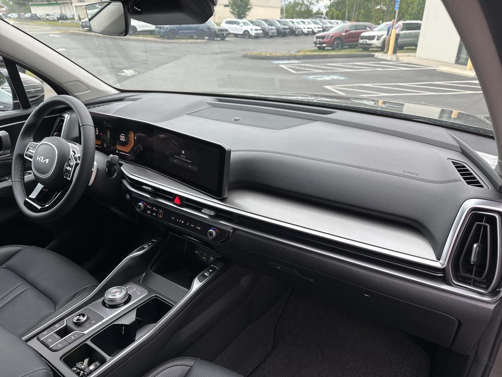 new 2025 Kia Sorento Hybrid car, priced at $37,577