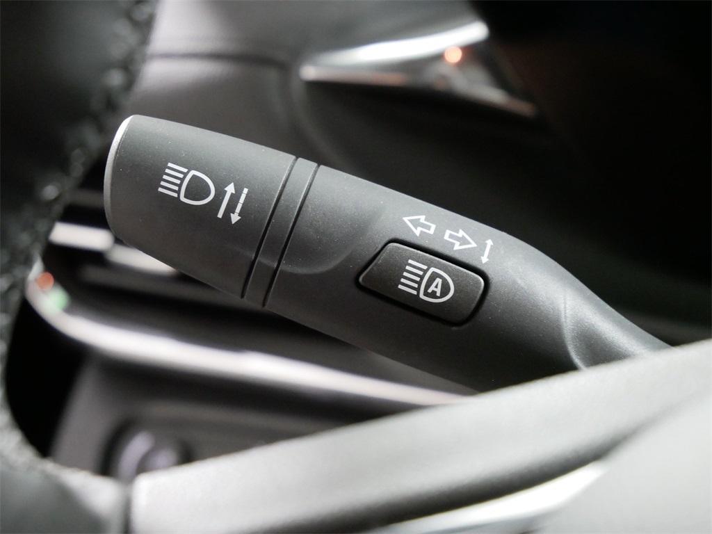 new 2025 Buick Envista car, priced at $26,280