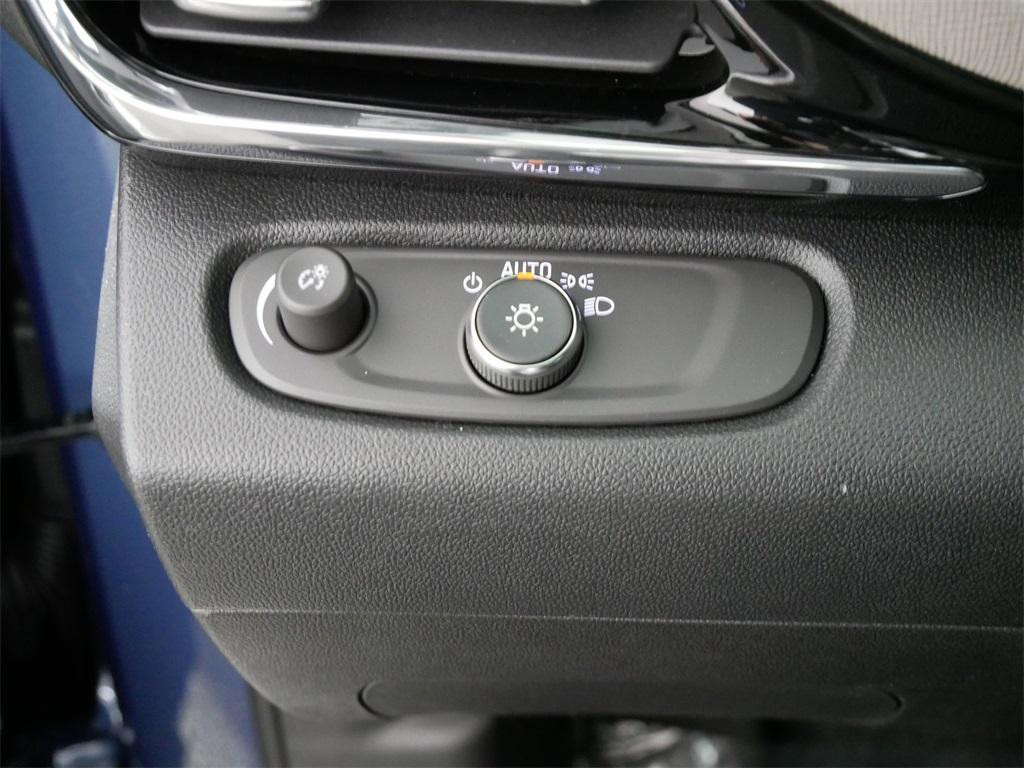 new 2025 Buick Envista car, priced at $30,185