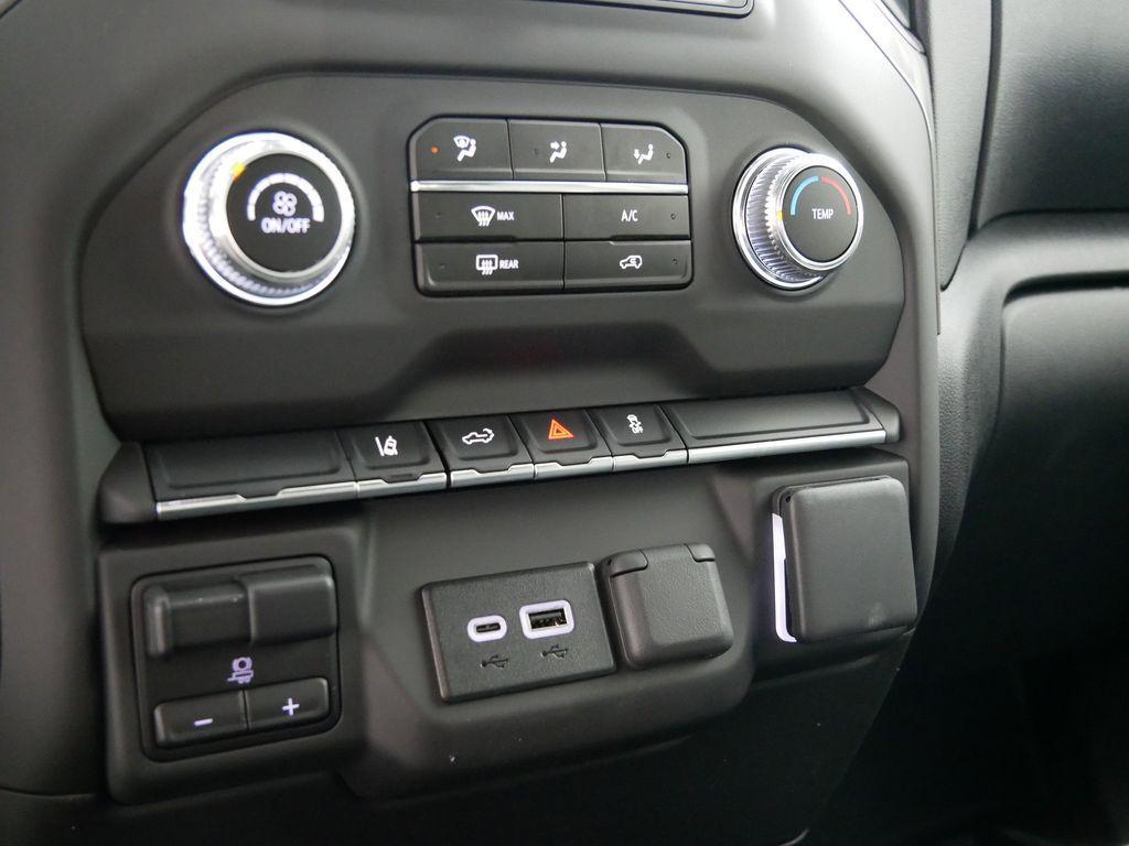 new 2025 GMC Sierra 3500 car, priced at $53,375