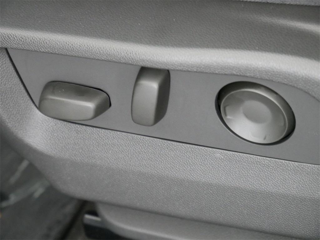 new 2025 Buick Envision car, priced at $39,000