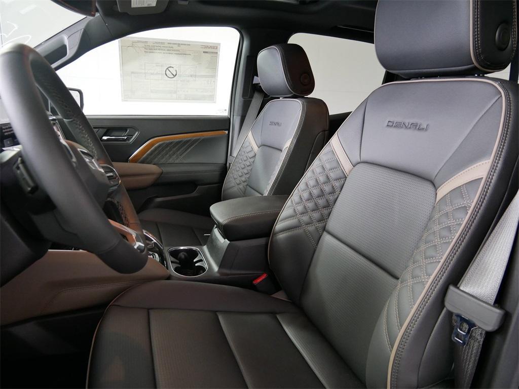 new 2025 GMC Canyon car, priced at $55,285