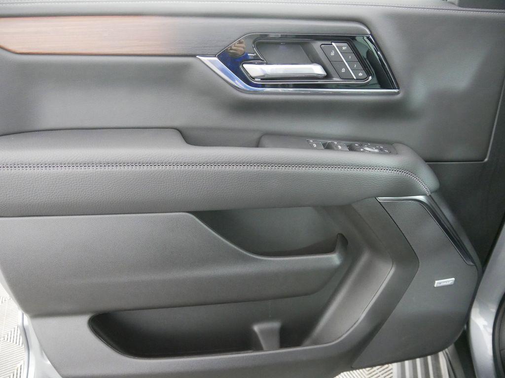 new 2025 GMC Yukon XL car, priced at $84,535