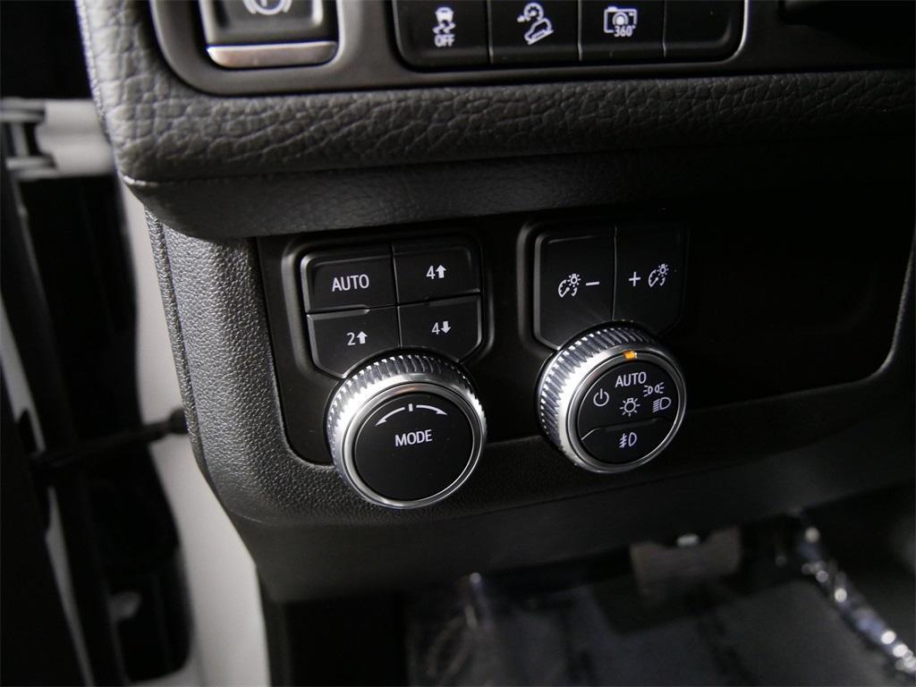 used 2024 GMC Yukon car, priced at $76,821