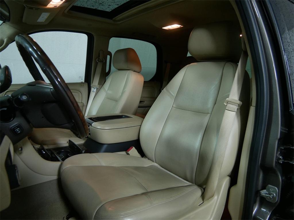 used 2013 Cadillac Escalade car, priced at $17,500