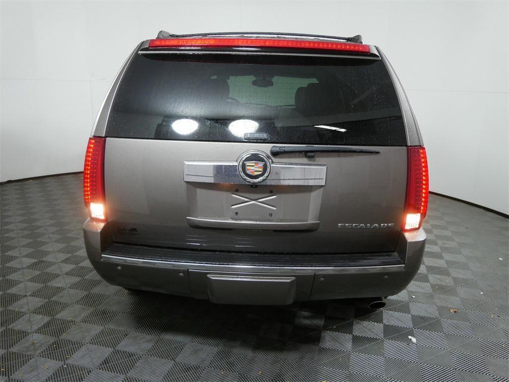 used 2013 Cadillac Escalade car, priced at $17,500