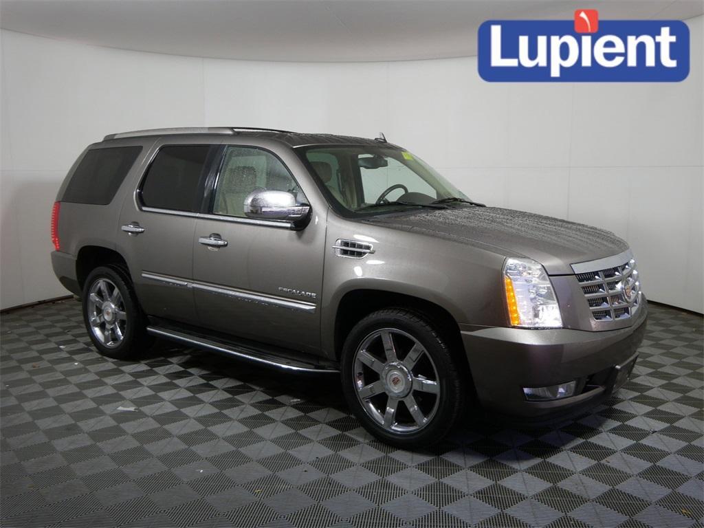 used 2013 Cadillac Escalade car, priced at $17,500