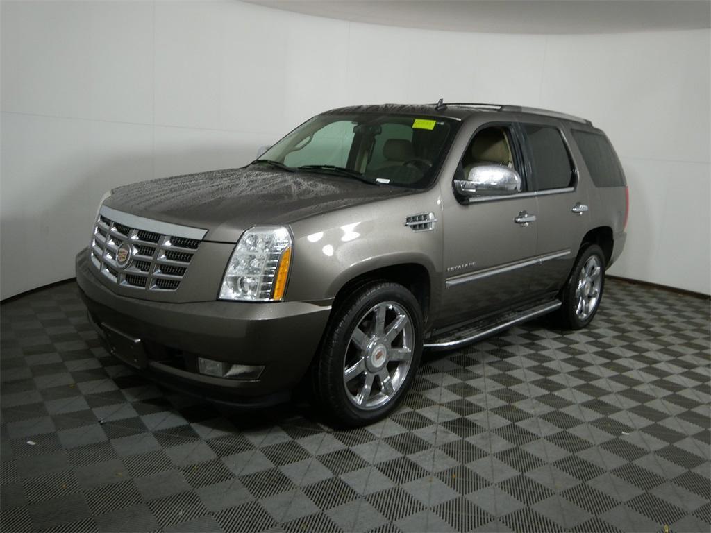 used 2013 Cadillac Escalade car, priced at $17,500