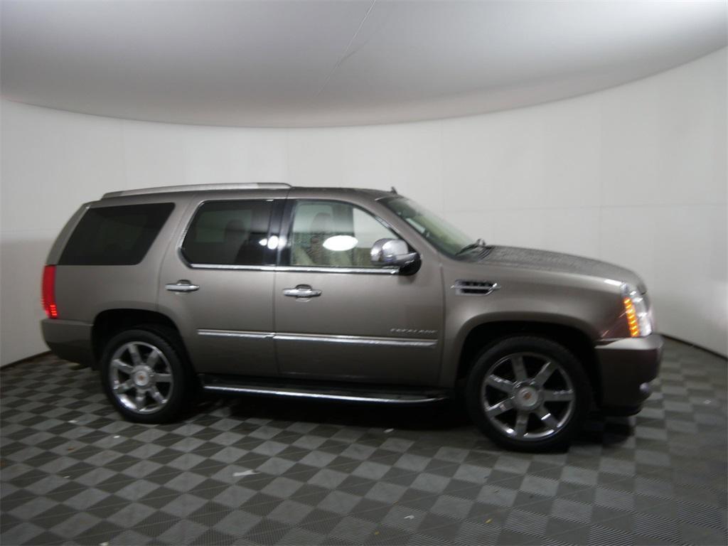 used 2013 Cadillac Escalade car, priced at $17,500