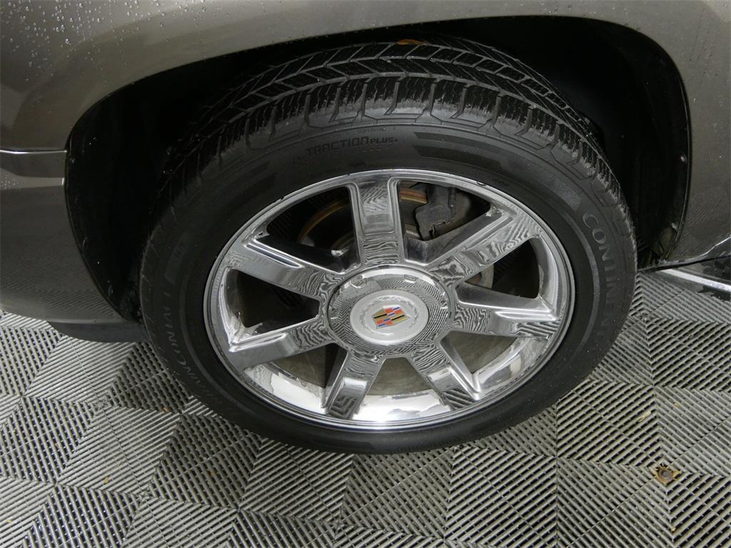 used 2013 Cadillac Escalade car, priced at $17,500