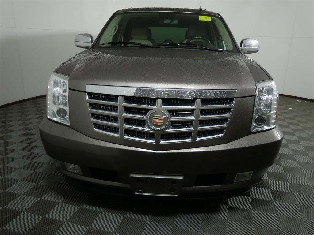 used 2013 Cadillac Escalade car, priced at $17,500