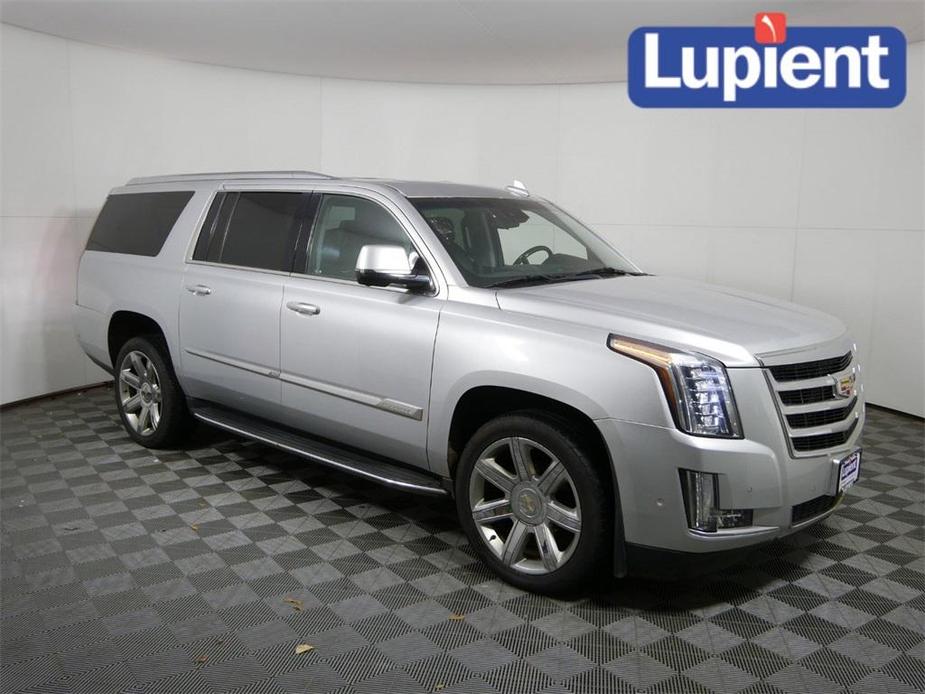 used 2020 Cadillac Escalade ESV car, priced at $41,689