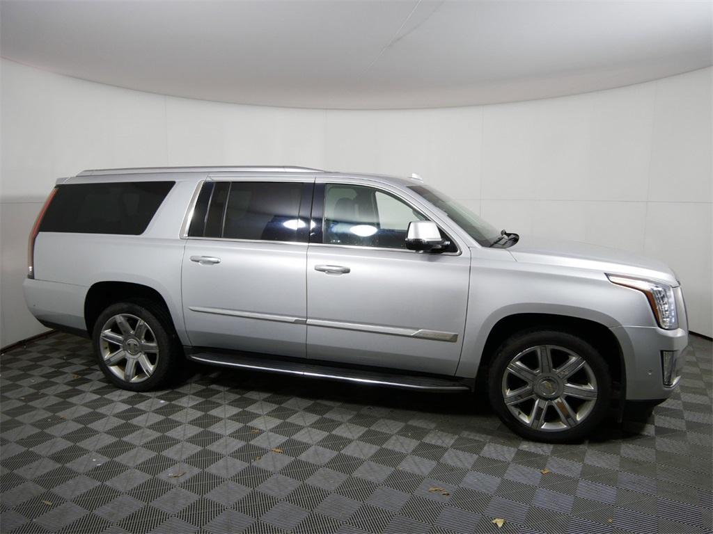 used 2020 Cadillac Escalade ESV car, priced at $41,689