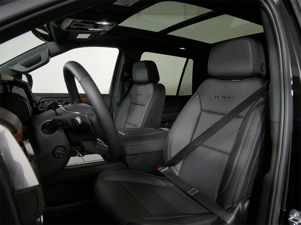 used 2025 GMC Yukon car, priced at $89,160