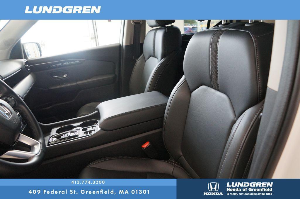 used 2025 Honda Pilot car, priced at $43,286