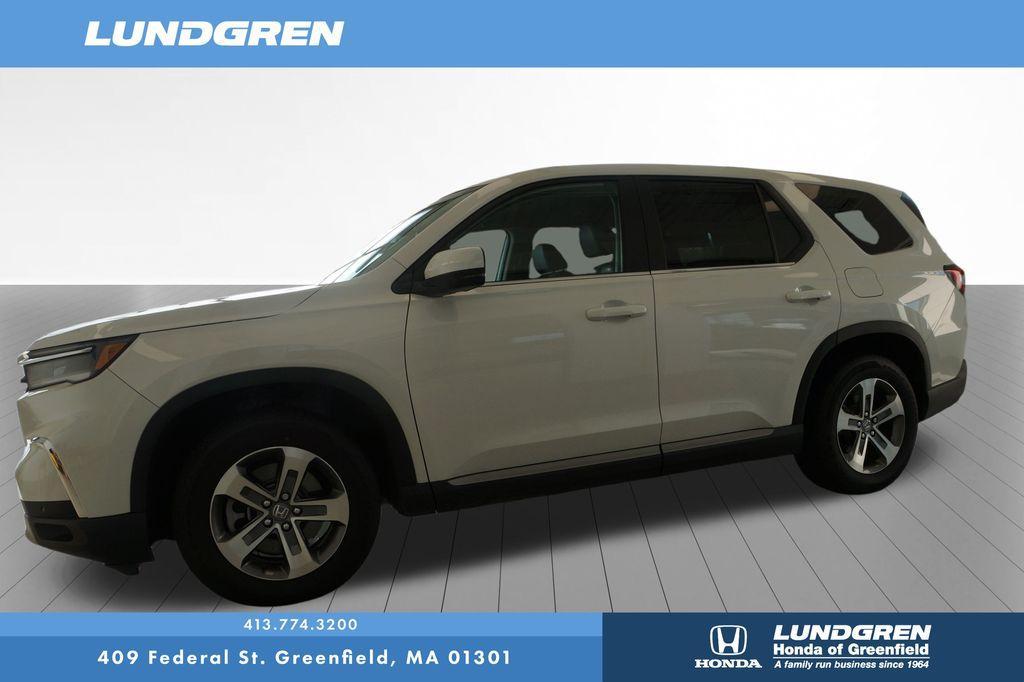 used 2025 Honda Pilot car, priced at $43,286