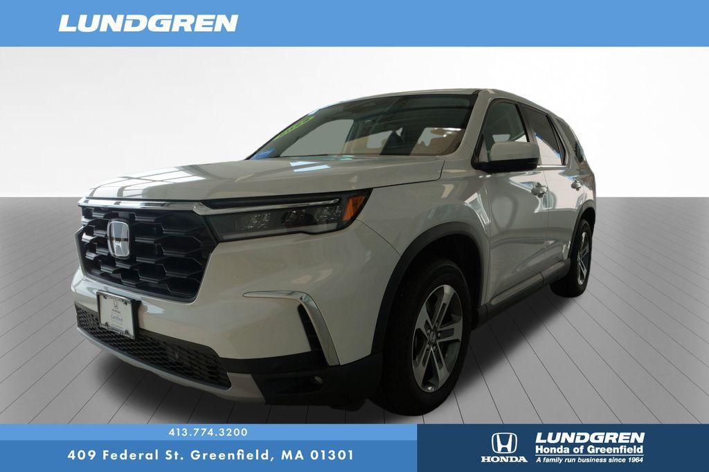 used 2025 Honda Pilot car, priced at $43,286