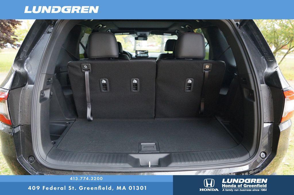 new 2025 Honda Pilot car, priced at $50,895