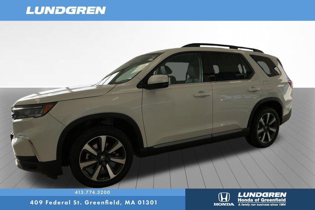 new 2025 Honda Pilot car, priced at $51,050
