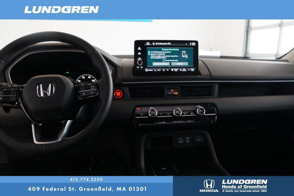 new 2025 Honda Pilot car, priced at $51,050