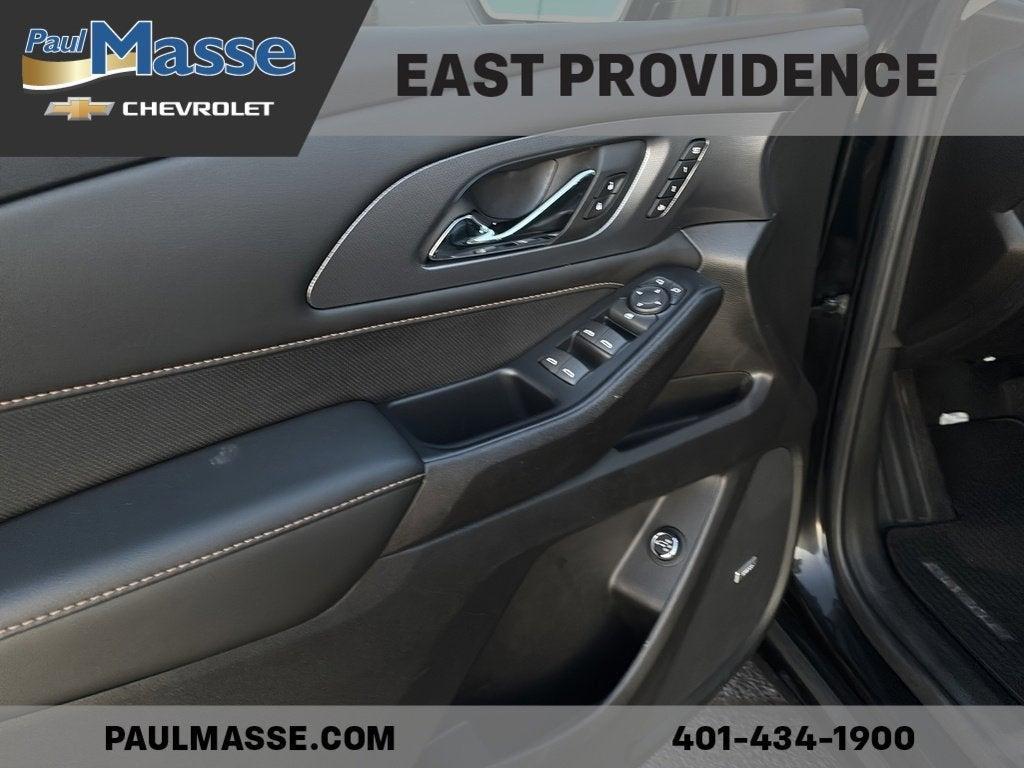 used 2021 Chevrolet Traverse car, priced at $28,988