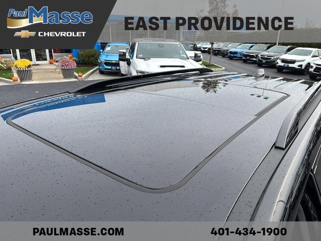 used 2025 Chevrolet Traverse car, priced at $48,988