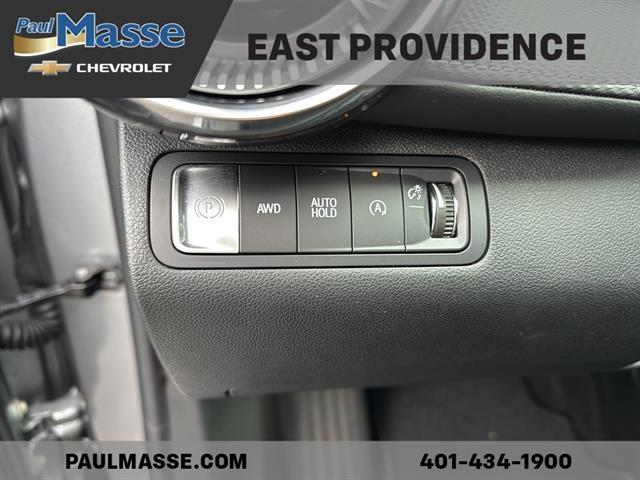 used 2025 Chevrolet Equinox car, priced at $28,988