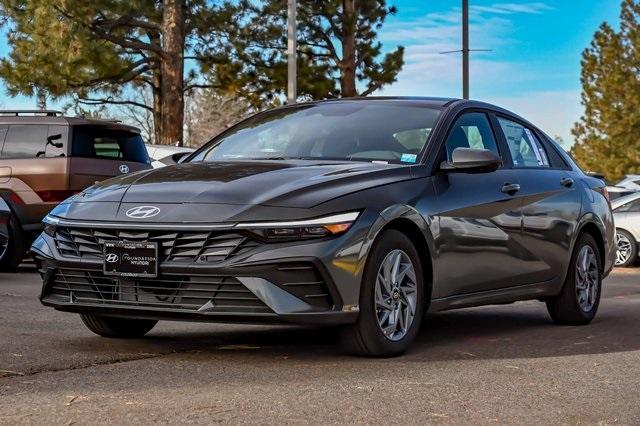 new 2024 Hyundai Elantra HEV car, priced at $25,117