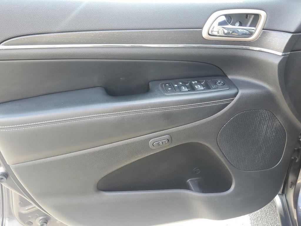 used 2017 Jeep Grand Cherokee car, priced at $12,990